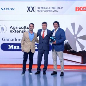 AGRICULTURA EXTENSIVA, acompañante (ManAgro S.A.), Hernan Busch (Gerente Comercial de Agronegocios de Banco Galicia), Diego Sanchez Granel (Presidente y CEO)